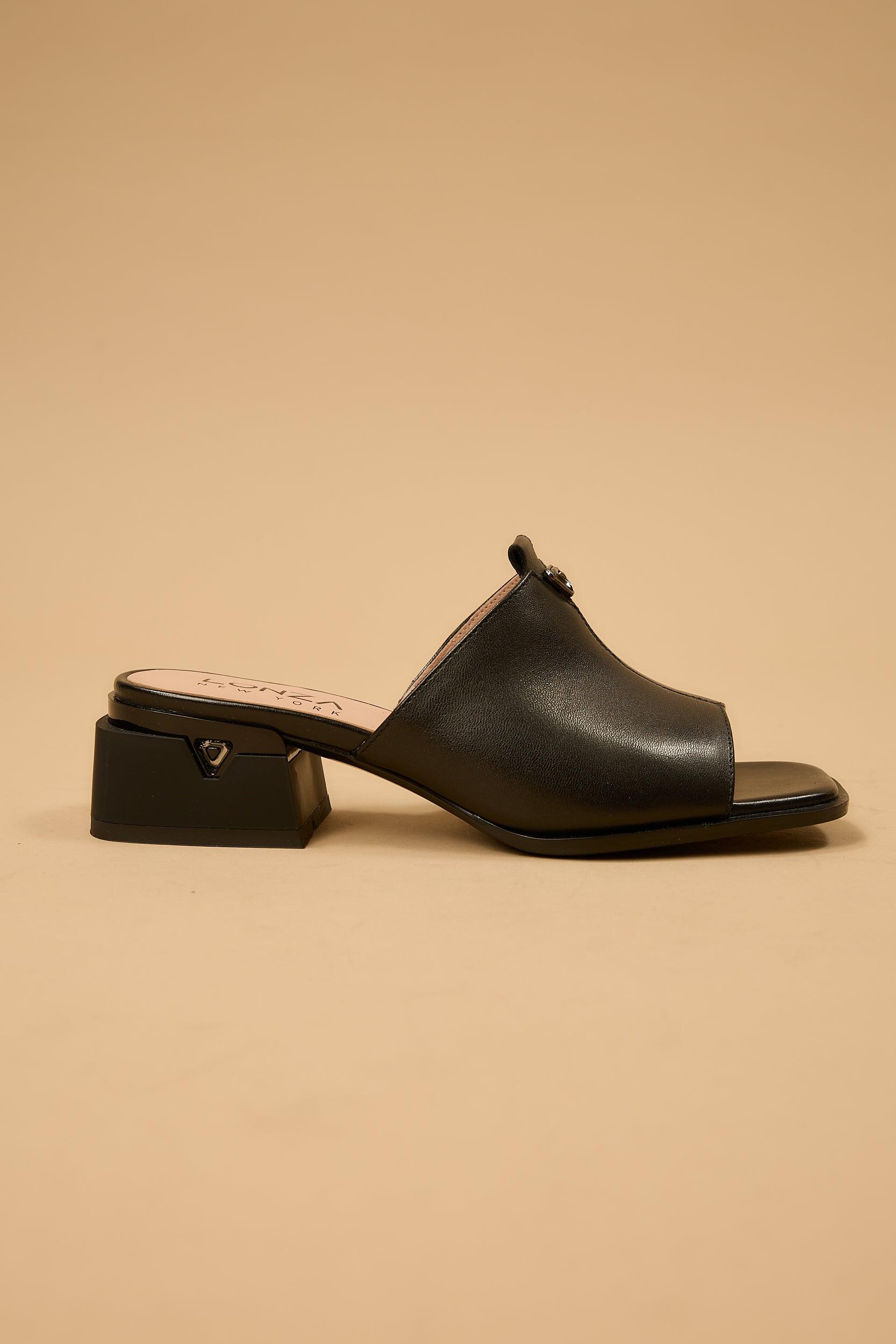 Klara Black - Image 10