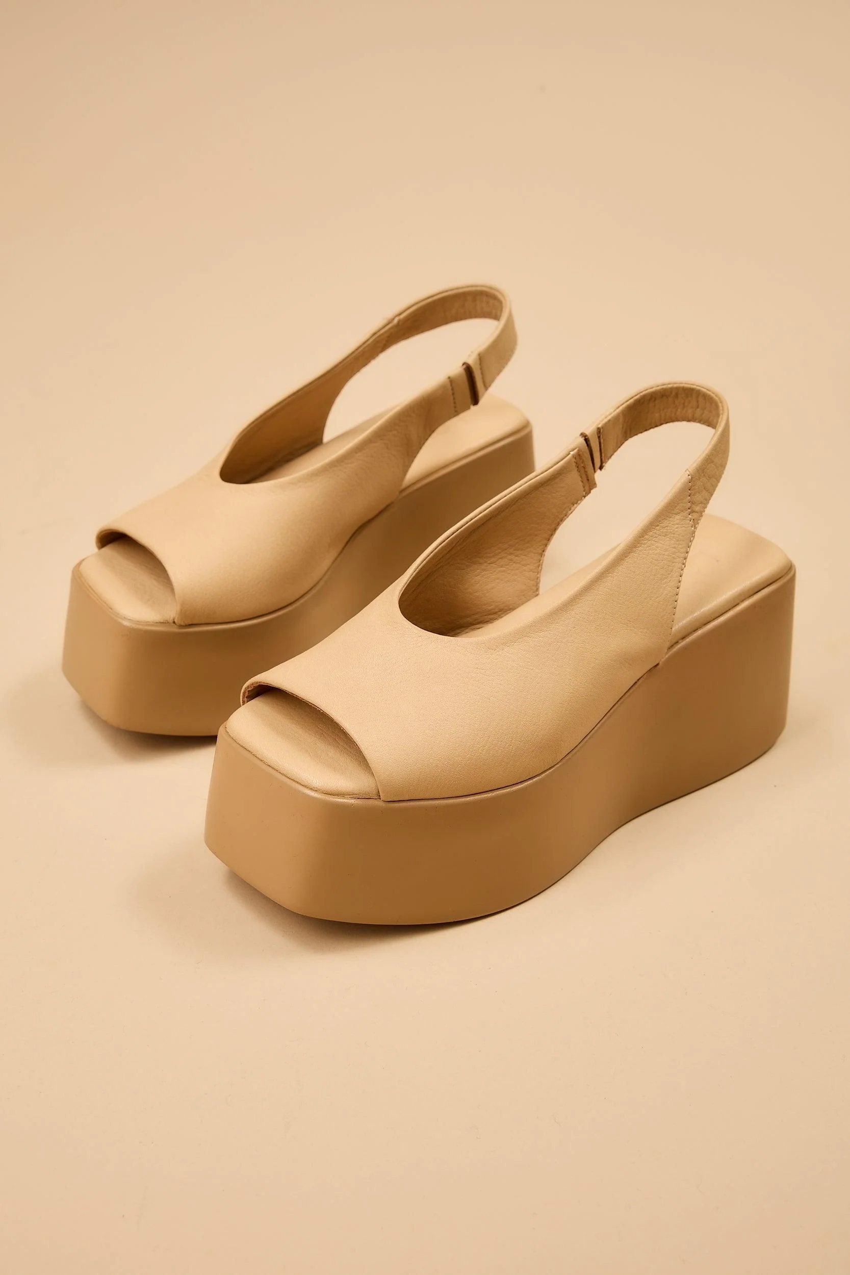 Ariadne Tan - Image 14