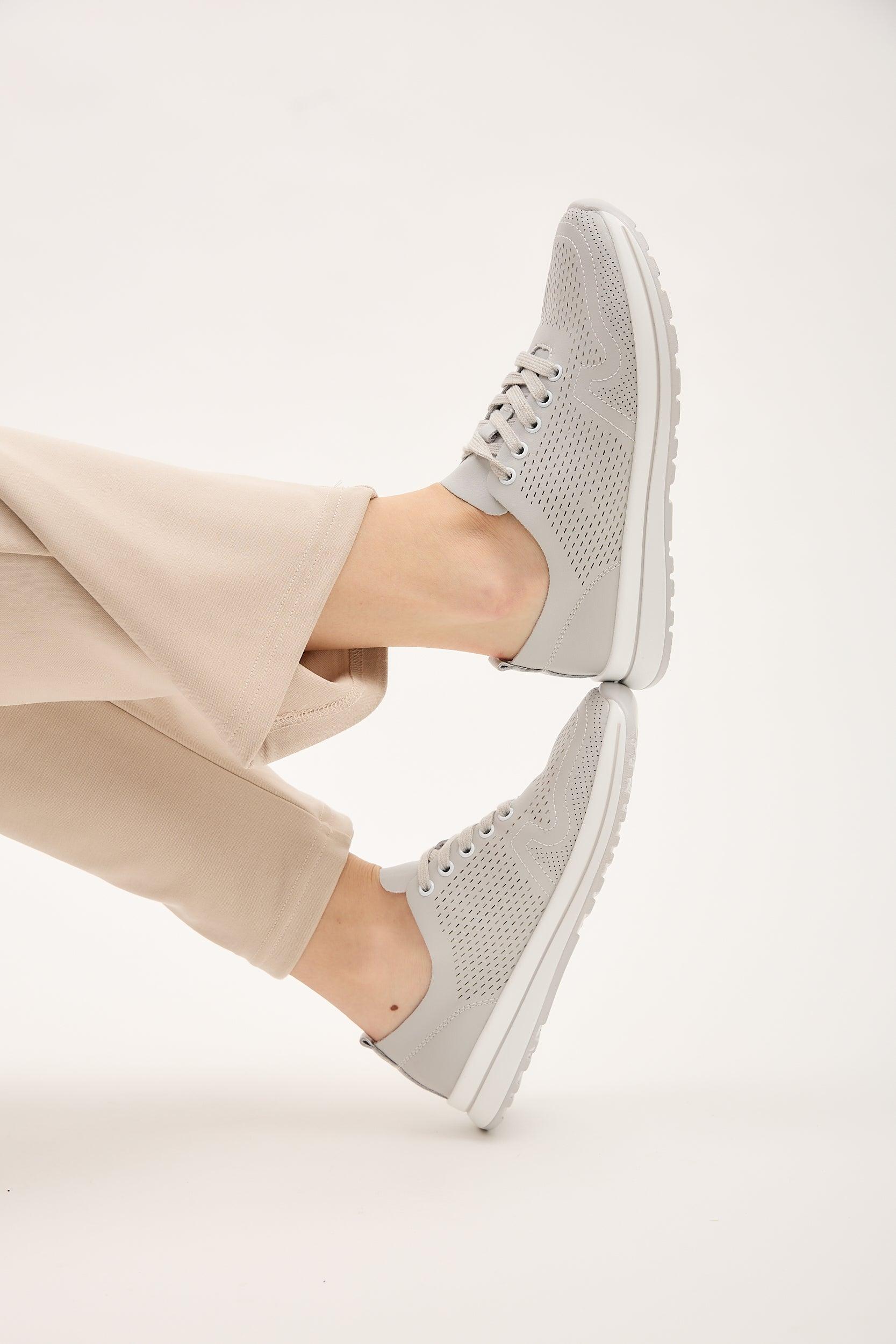 Cassia Grey - Image 3