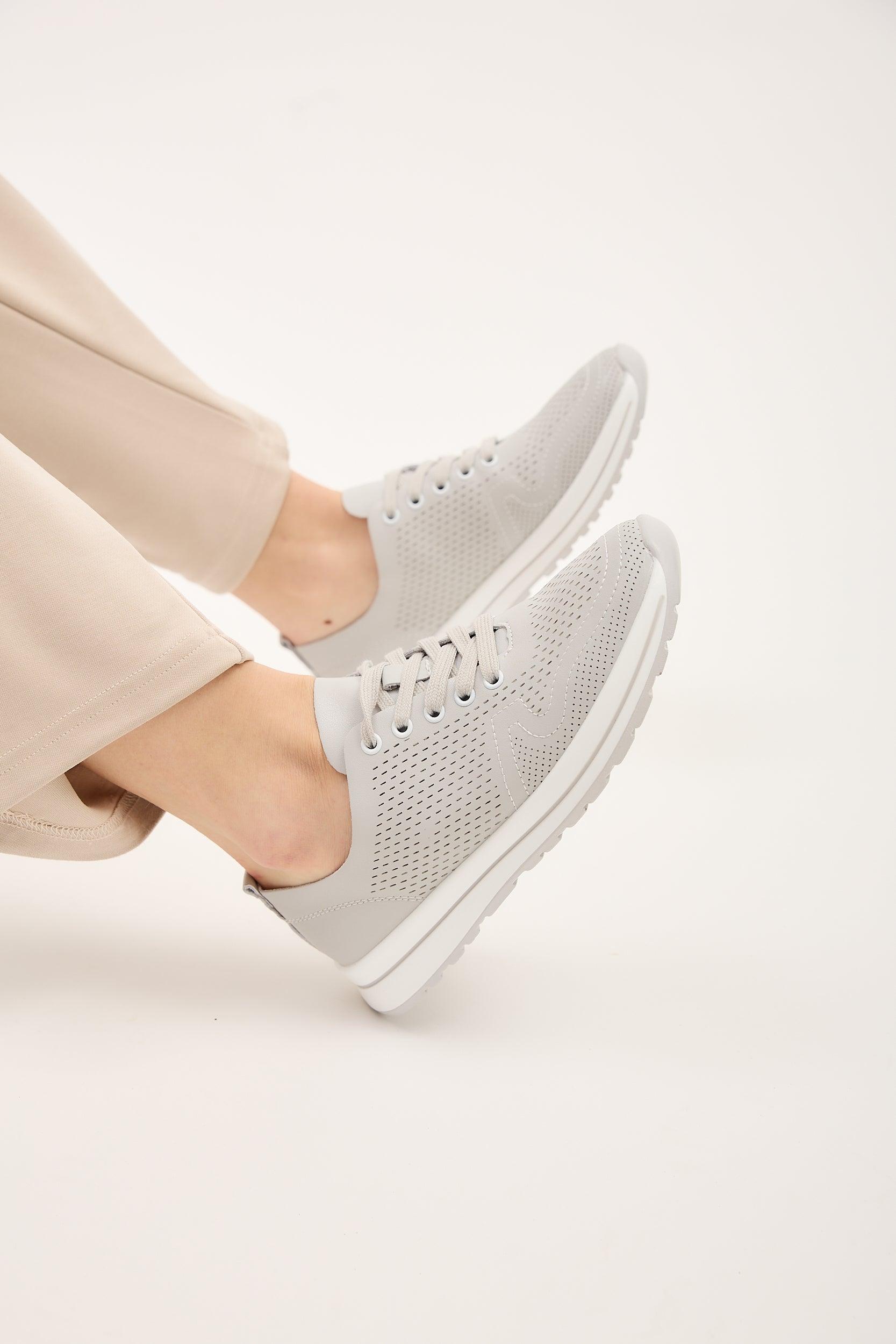 Cassia Grey - Image 8