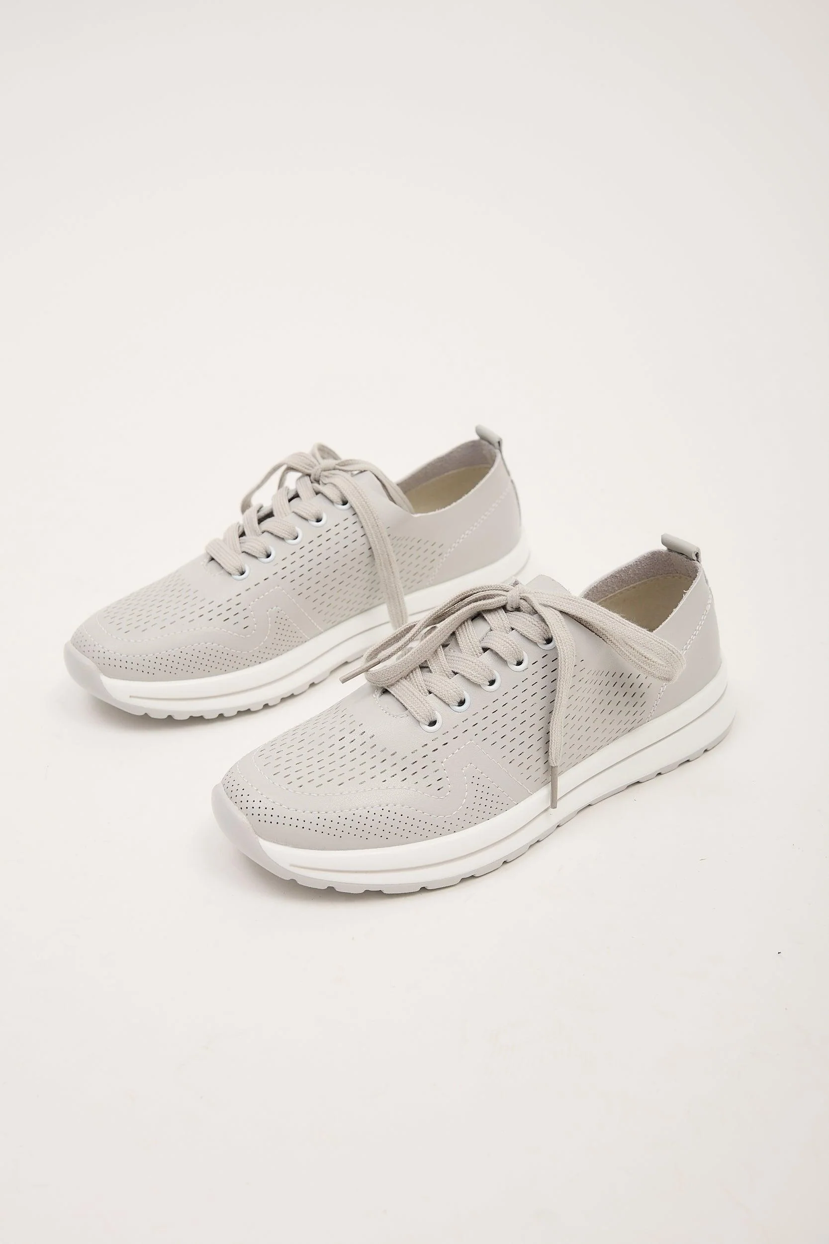 Cassia Grey - Image 9