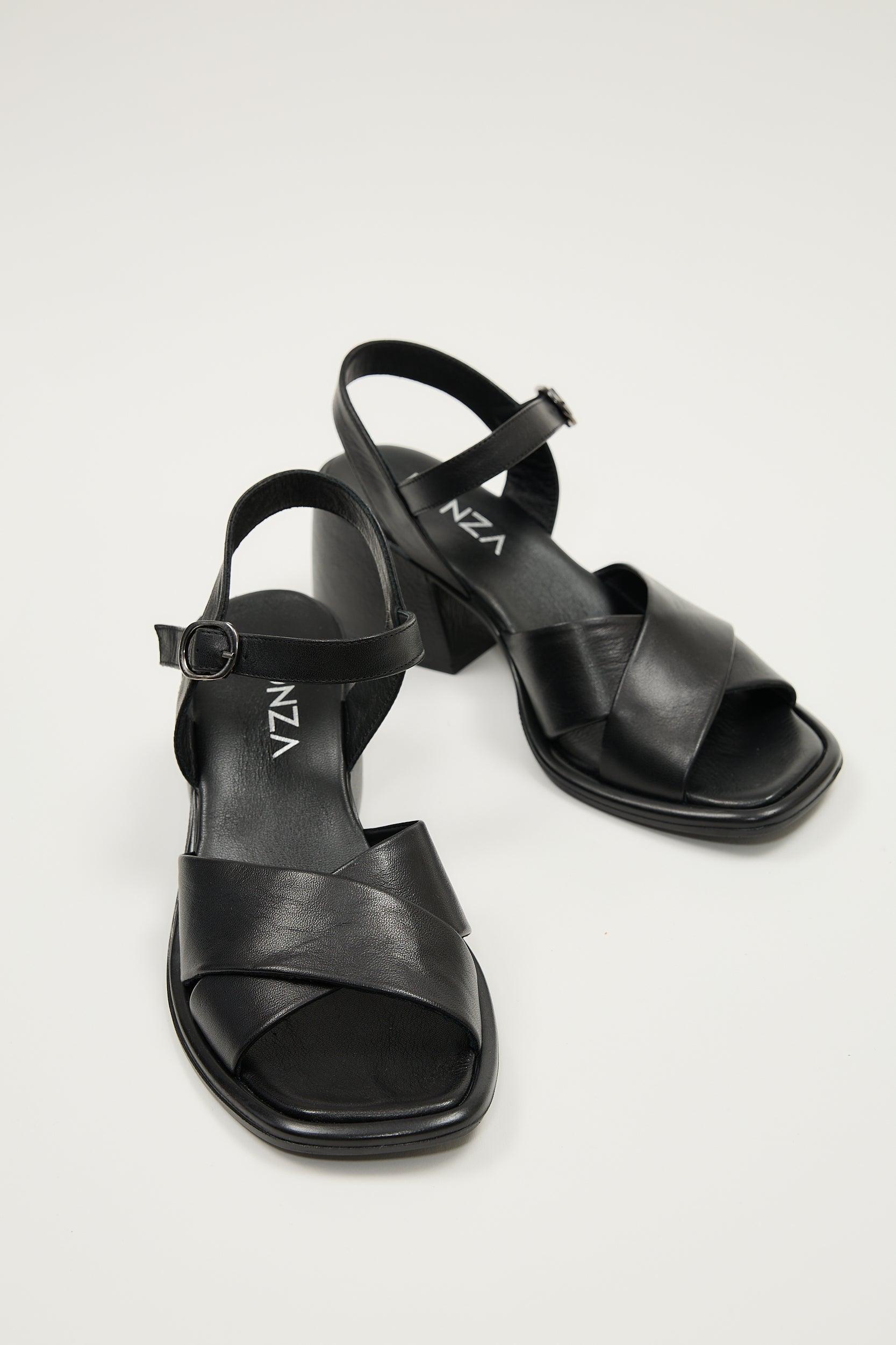 Daphne Black - Image 12