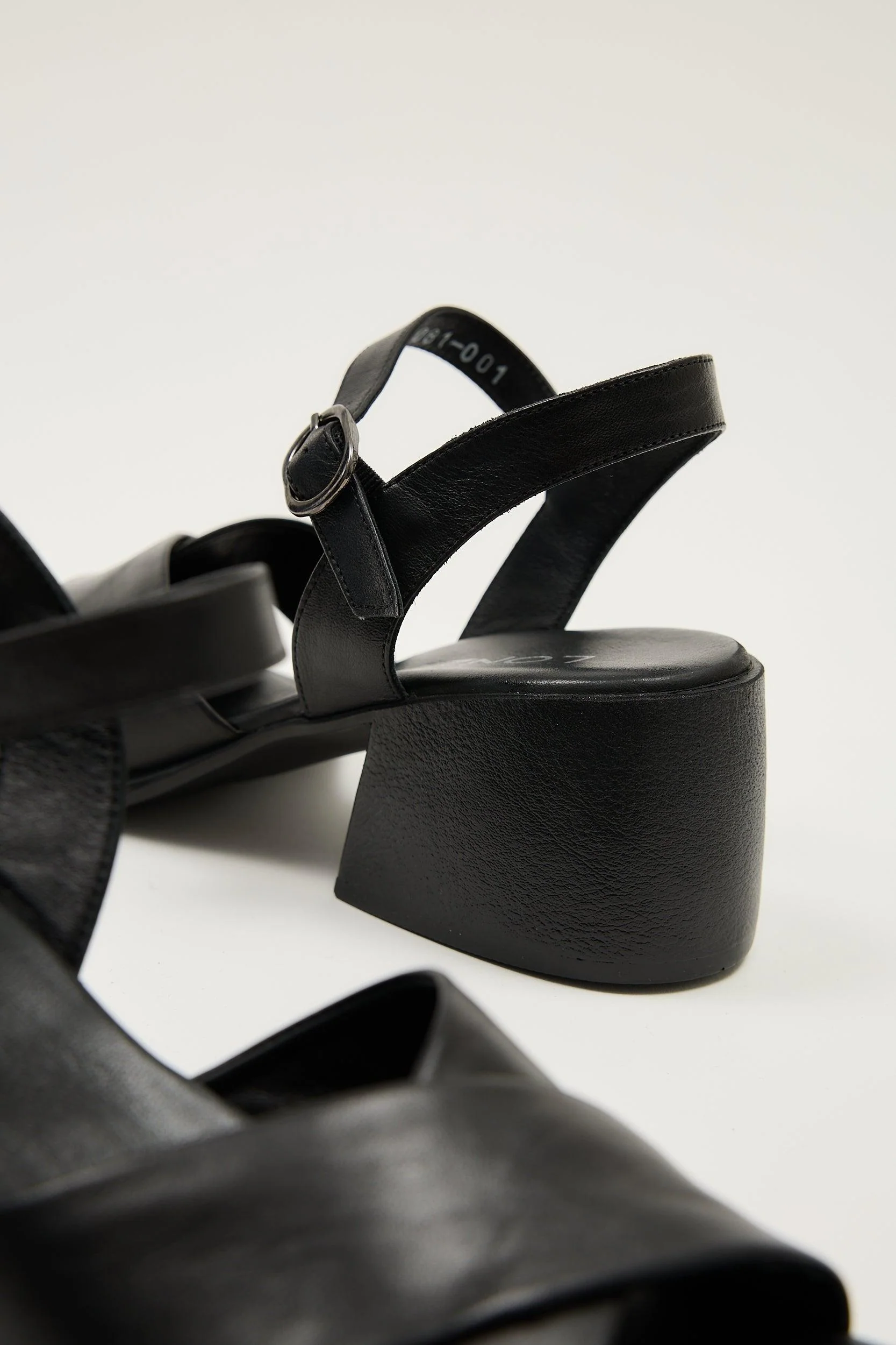 Daphne Black - Image 13