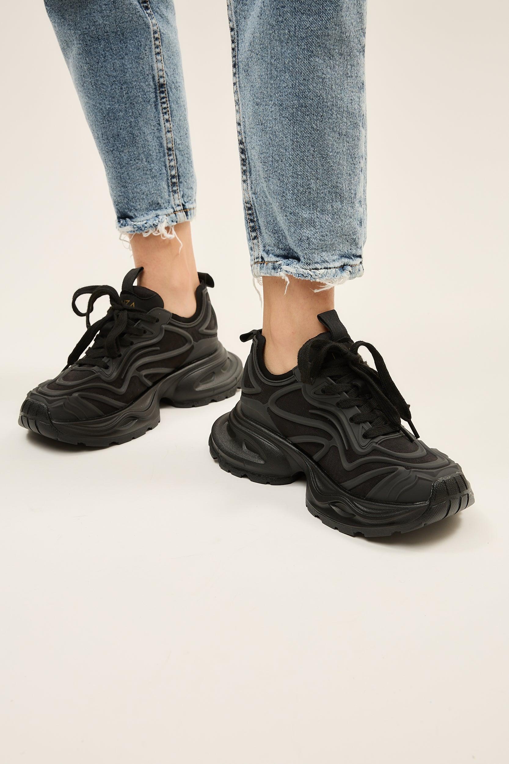 Elio Black - Image 3