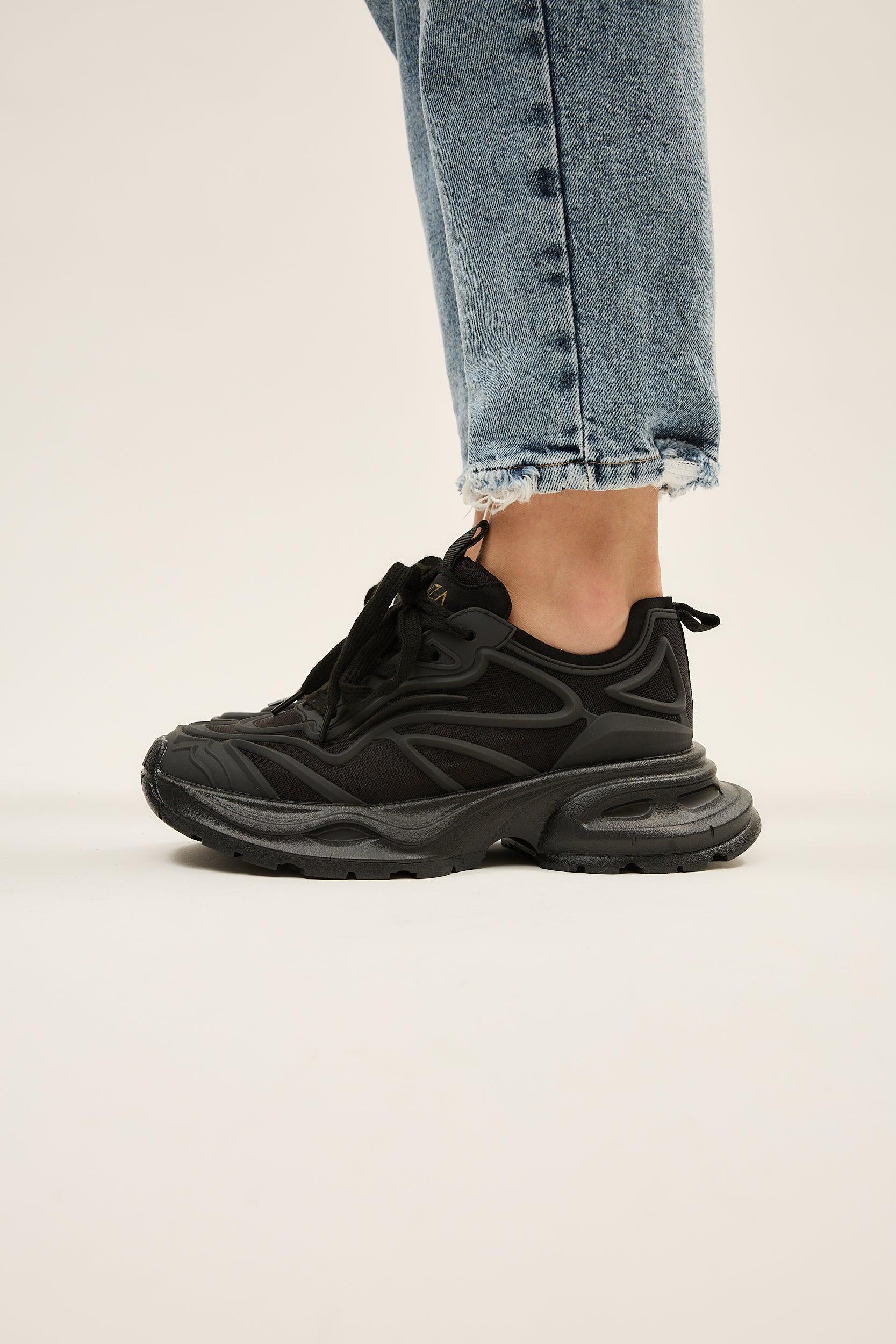 Elio Black - Image 4