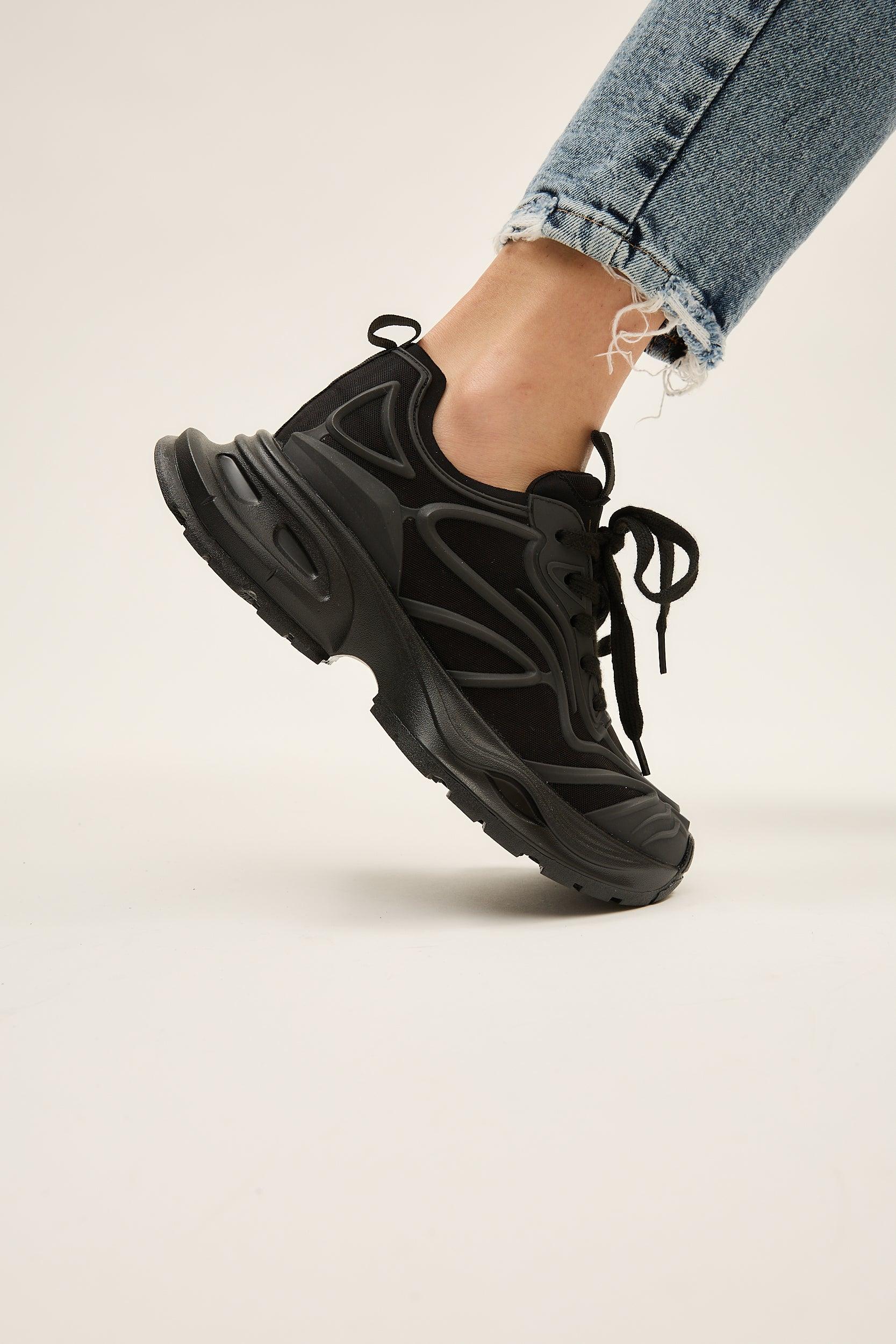 Elio Black - Image 5