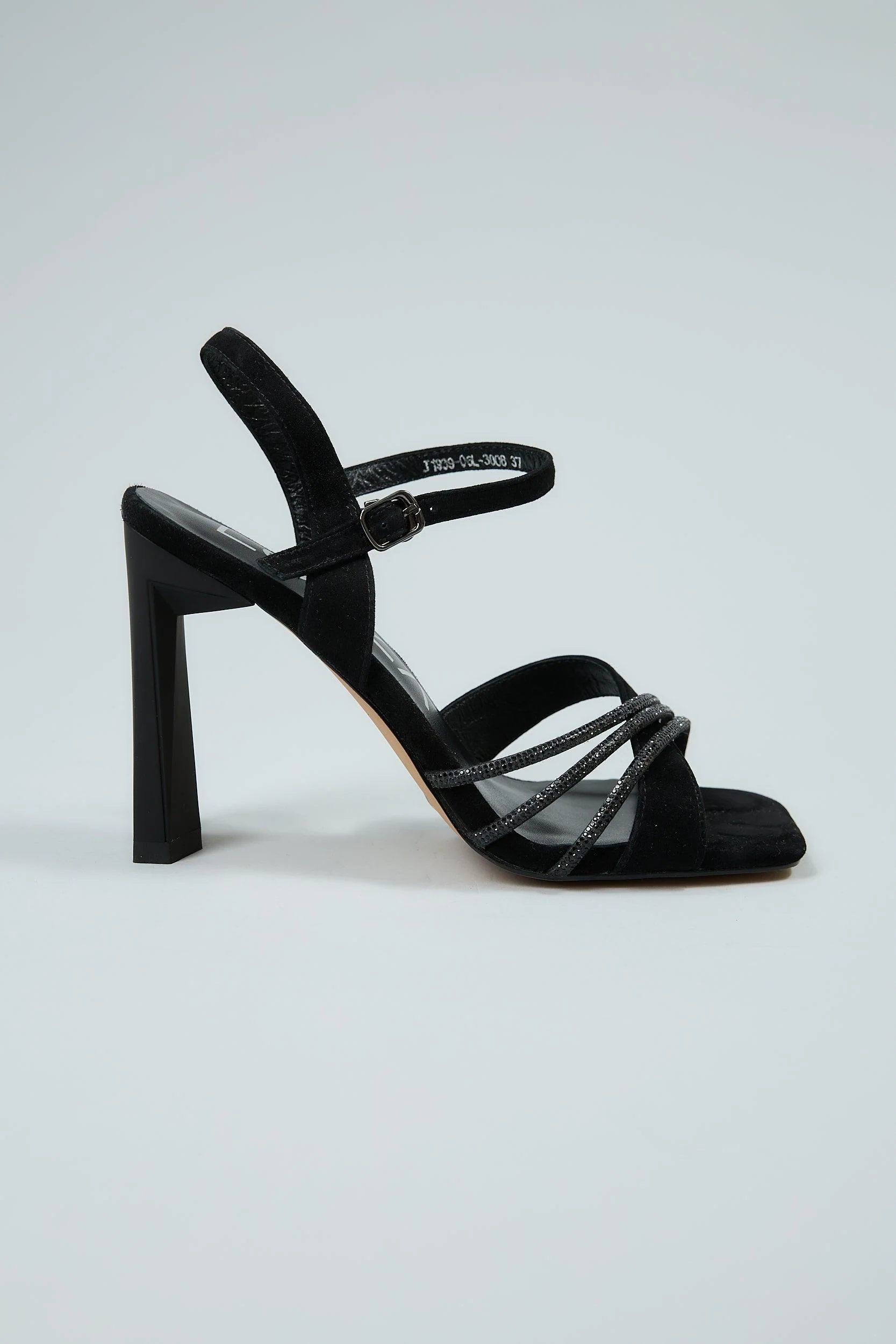 Elvira Black - Image 9