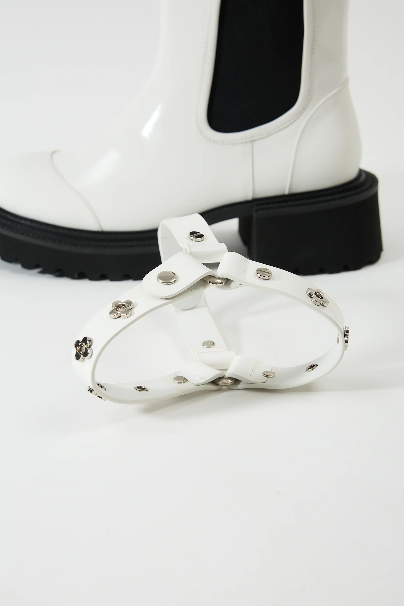 Erato White - Image 6