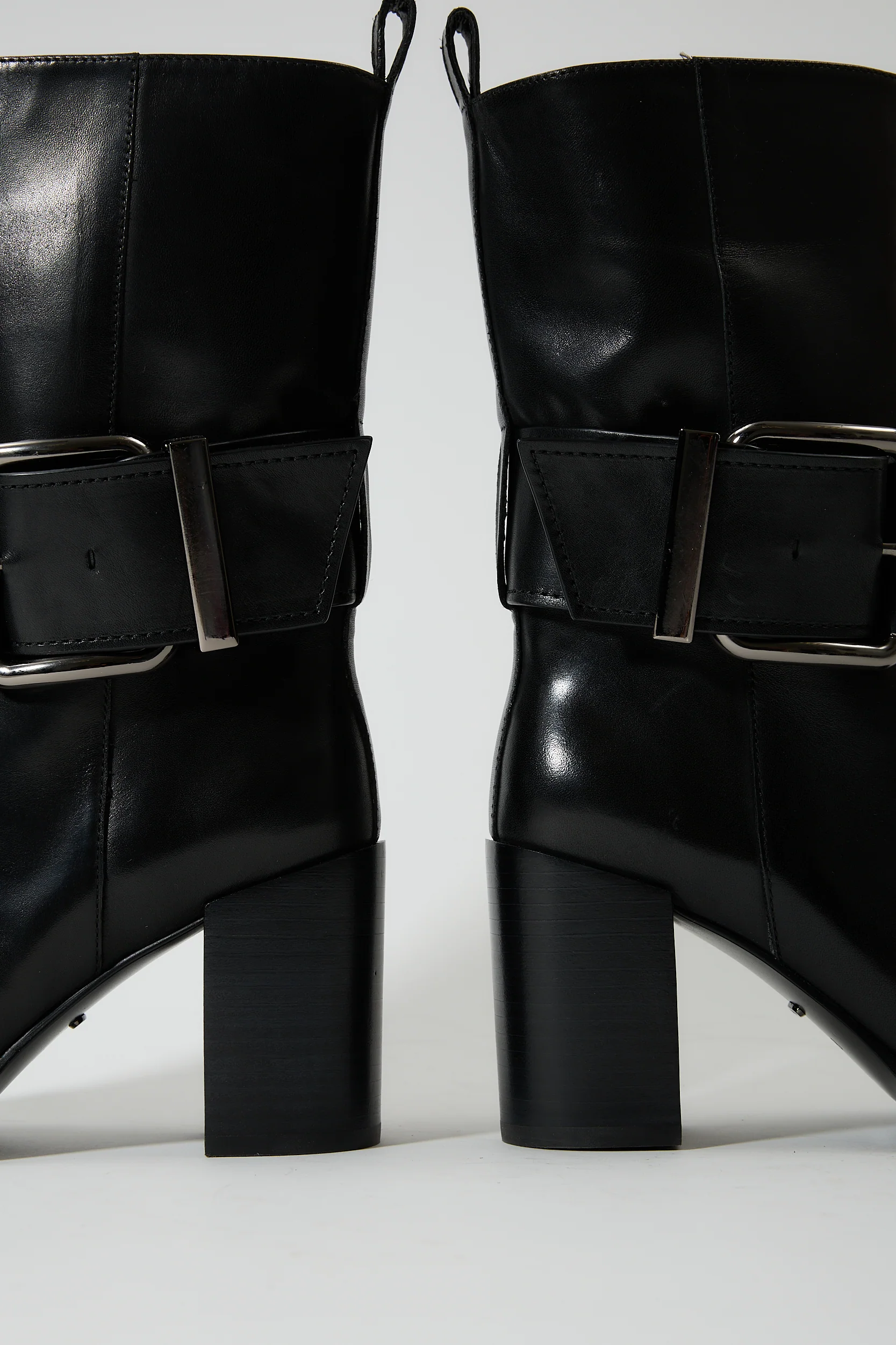 Evanthe Black - Image 5