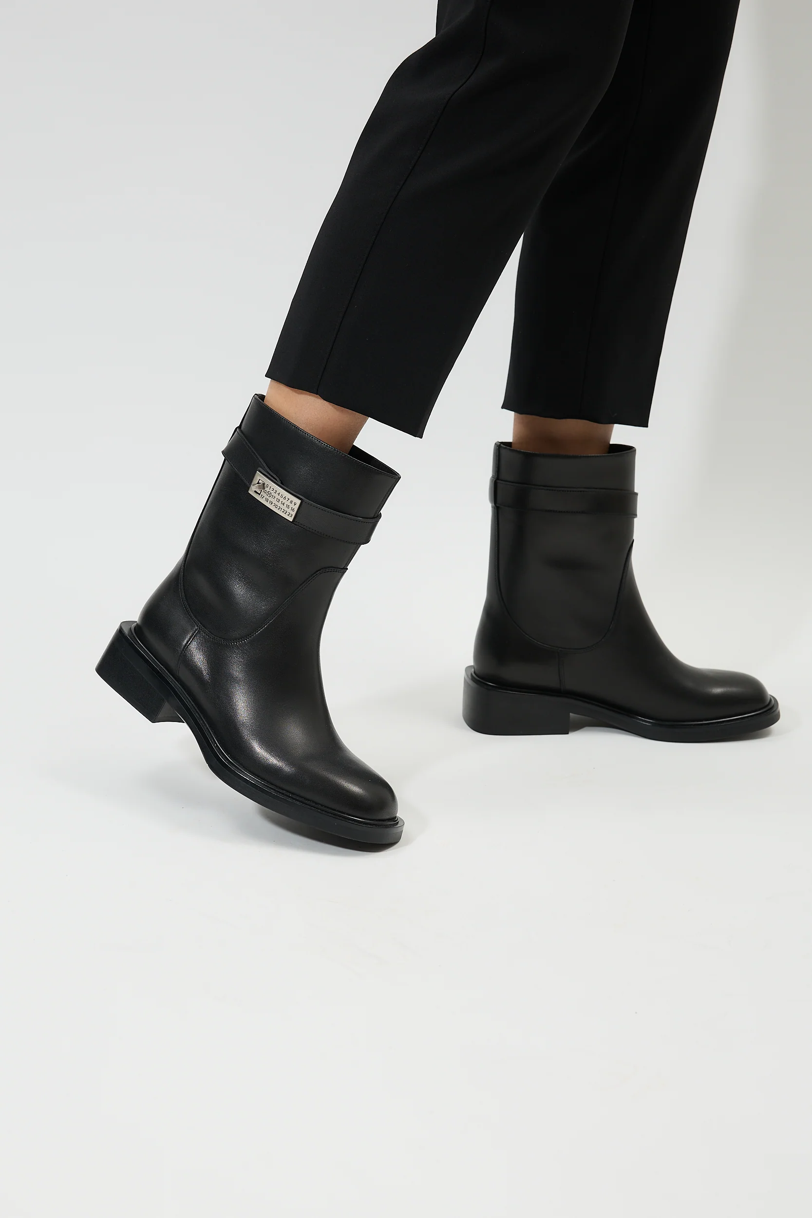 Hermia Black - Image 11