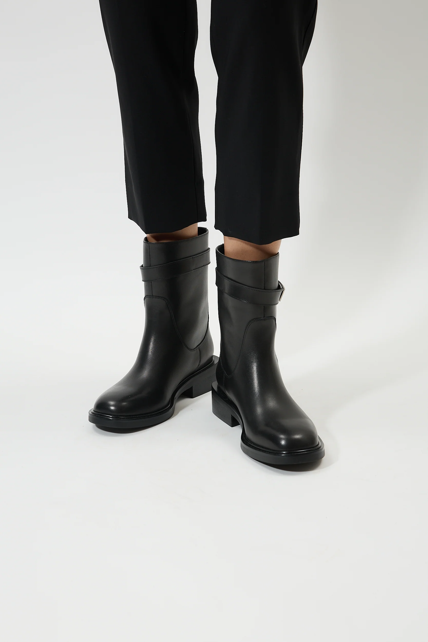 Hermia Black - Image 8