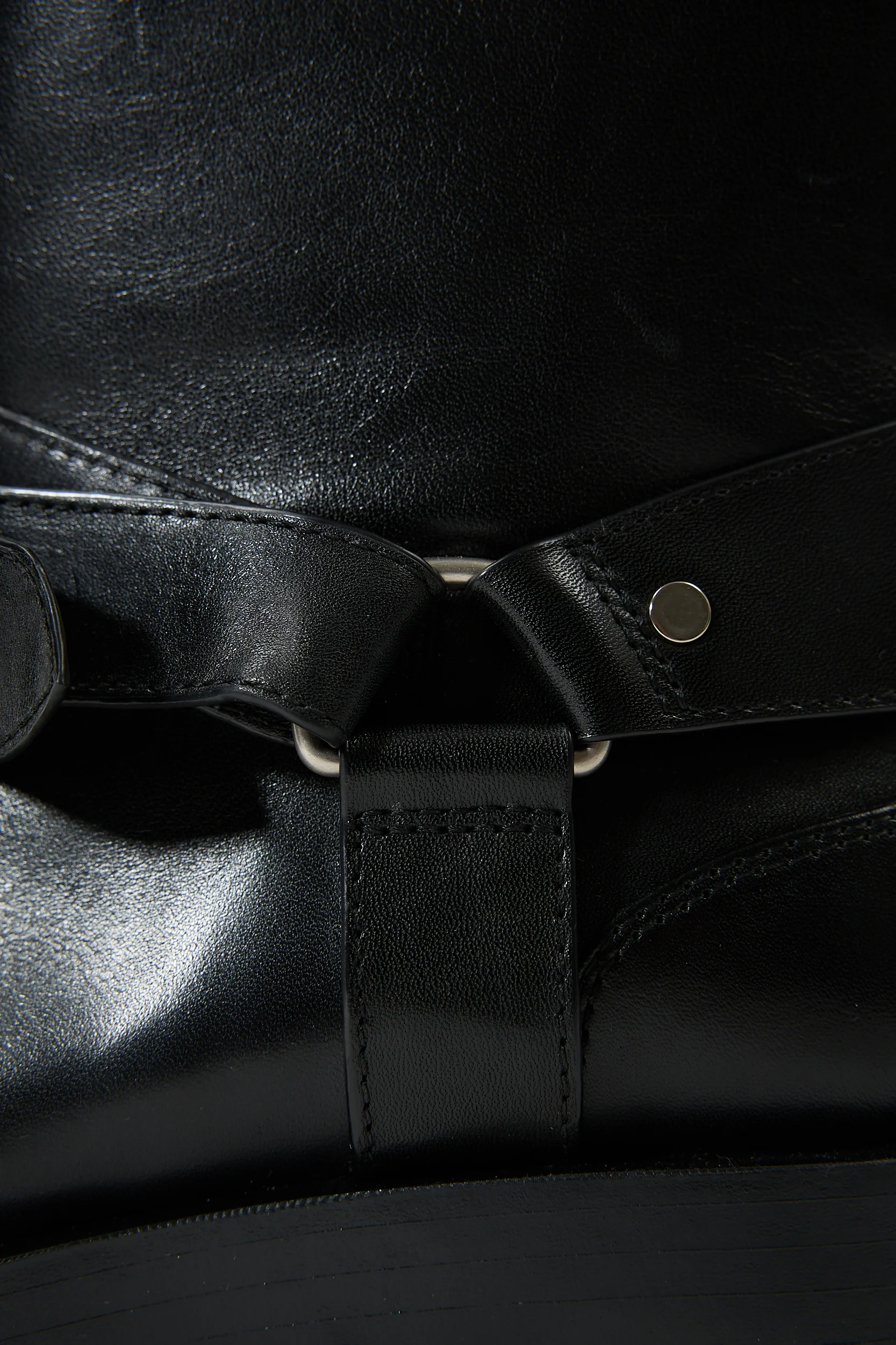 Iris Black - Image 4