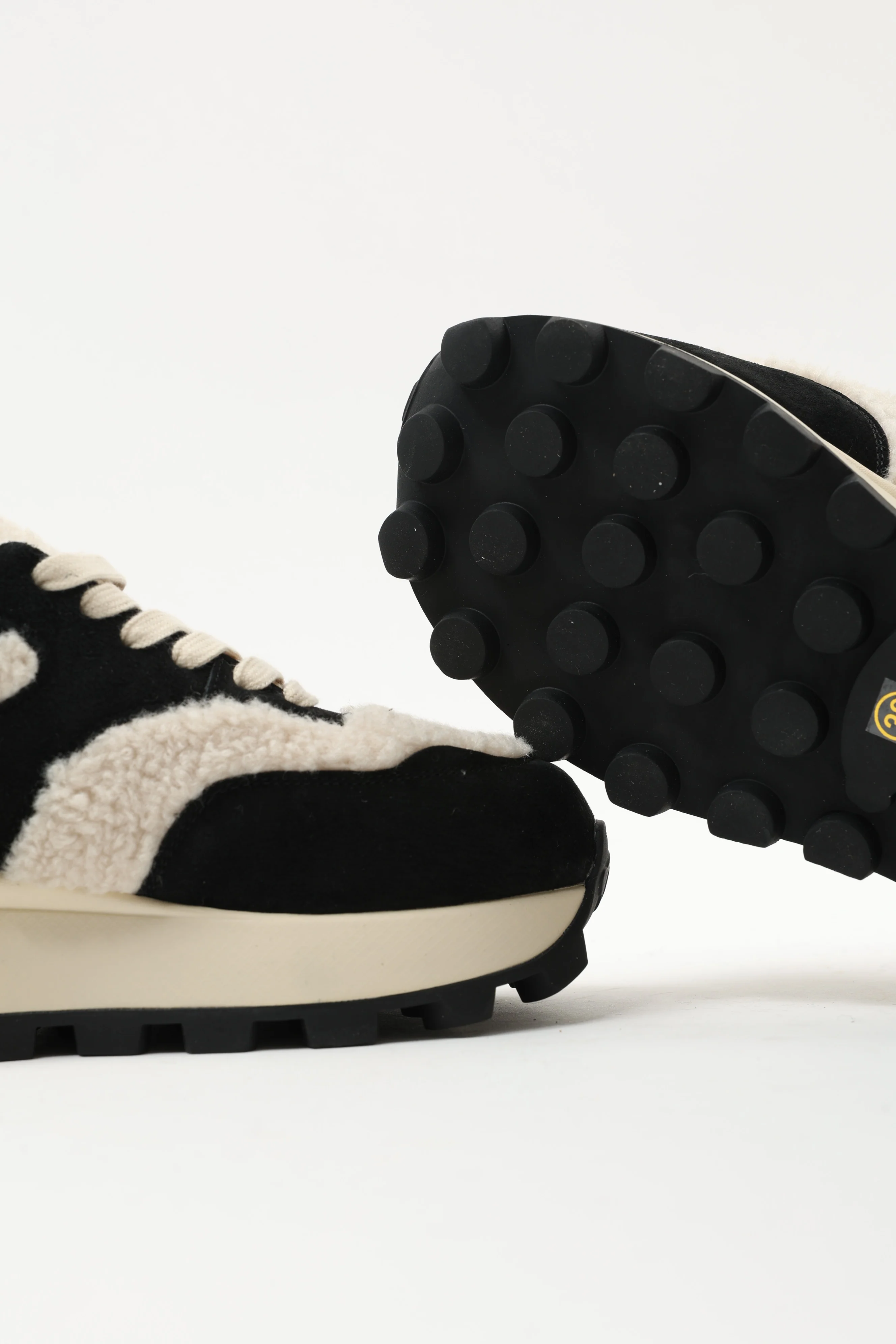 Ismini Black - Image 4