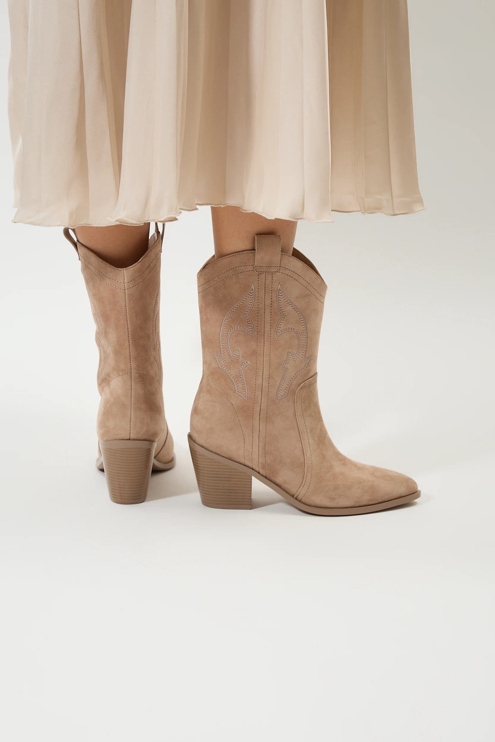 Jocasta Milk - Image 10