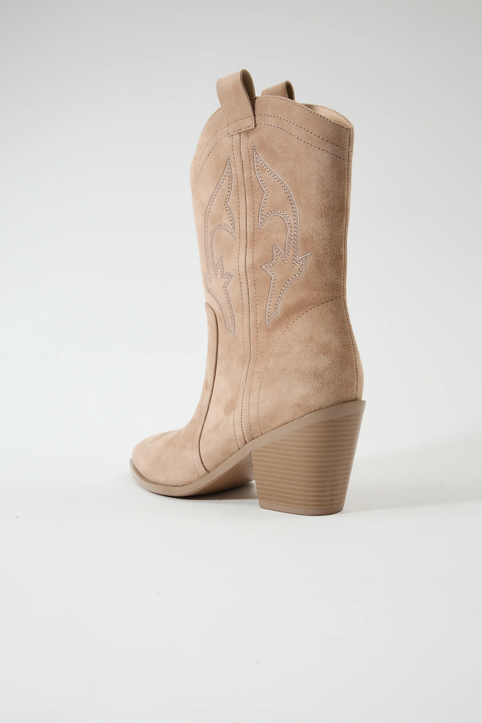 Jocasta Milk - Image 3