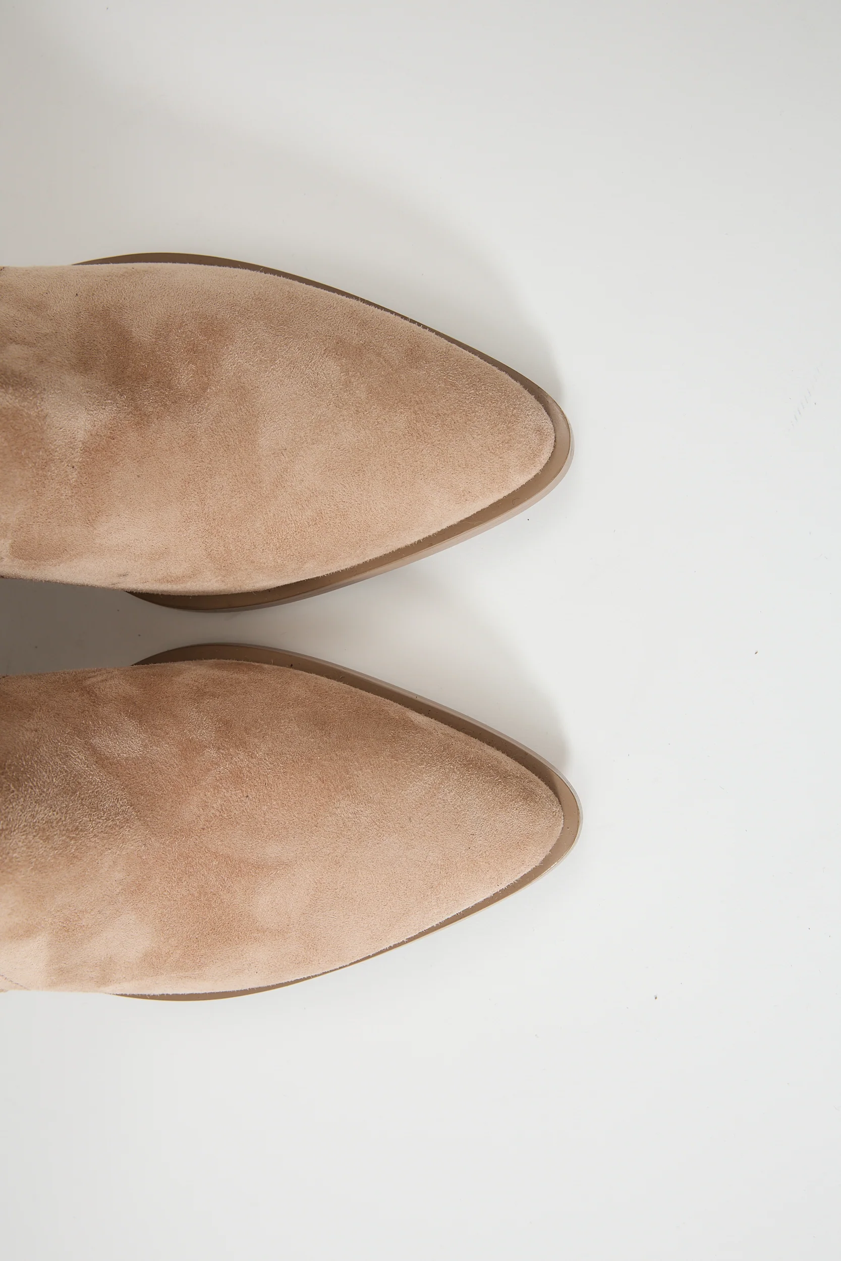 Jocasta Milk - Image 6
