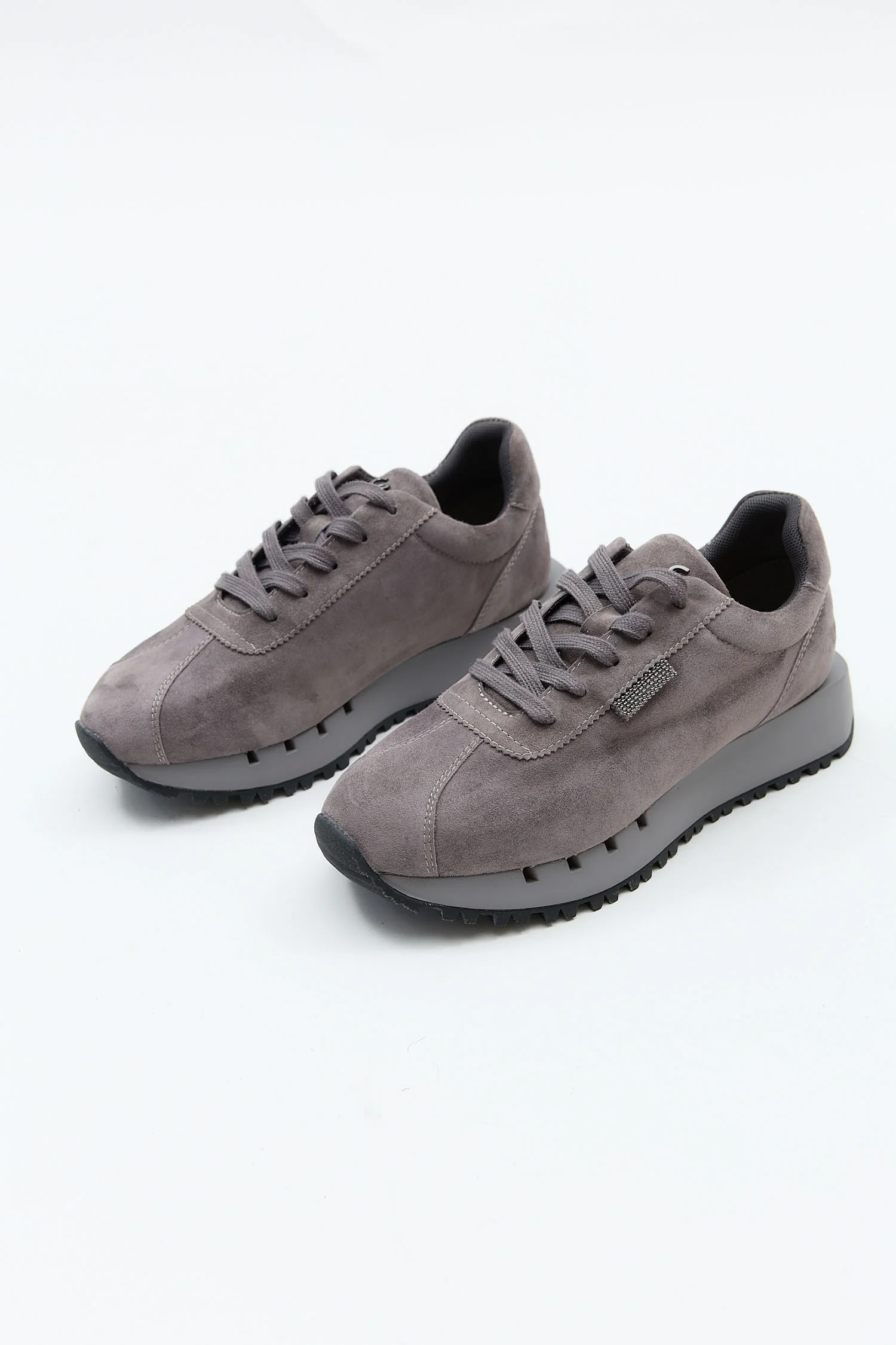 Roswyn Grey - Image 4
