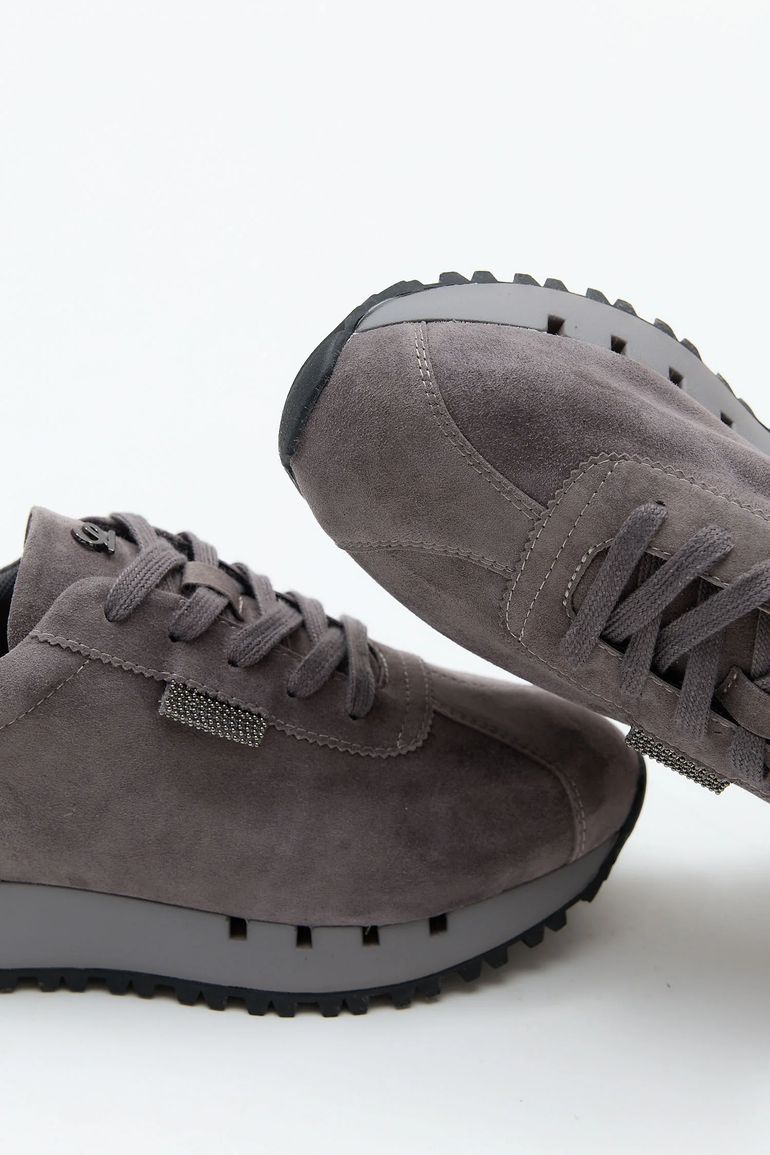 Roswyn Grey - Image 6