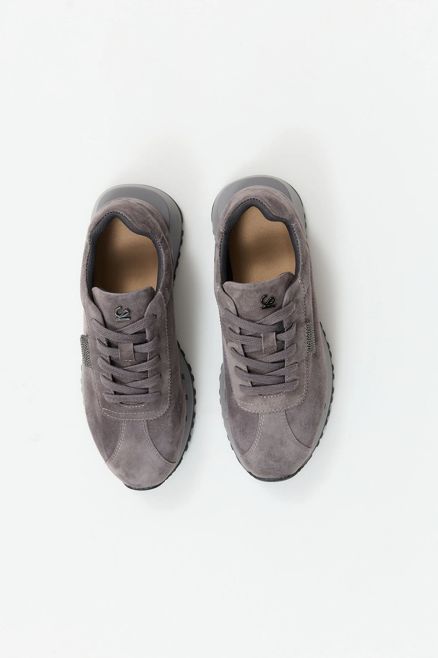 Roswyn Grey - Image 7