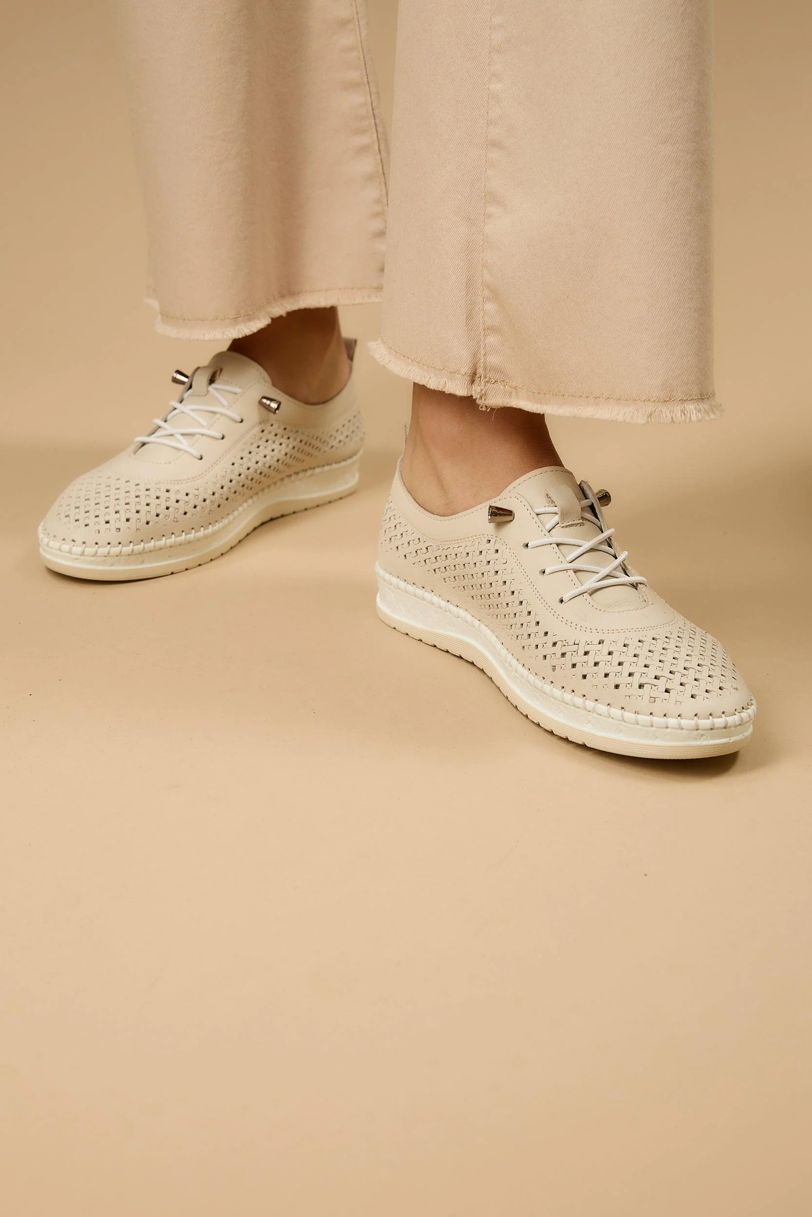 Shoella Beige - Image 6