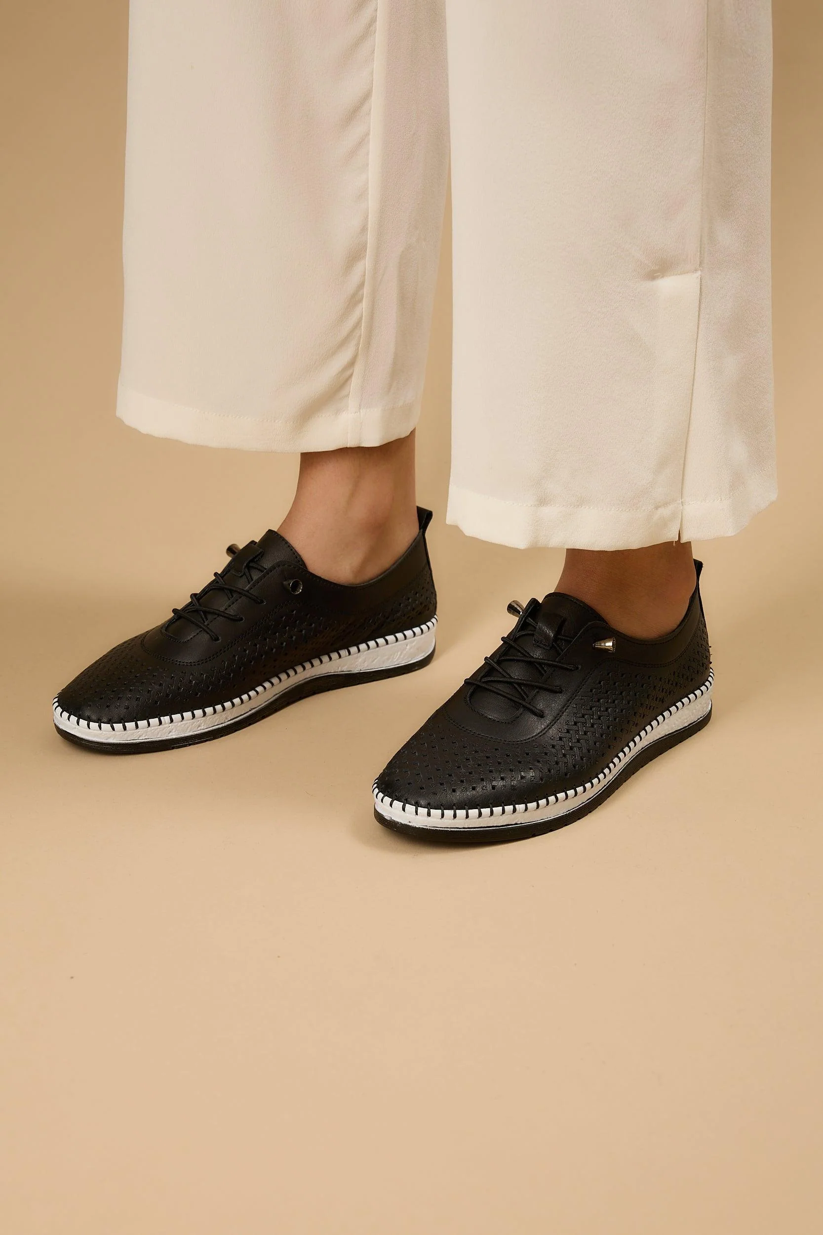 Shoella Black - Image 5