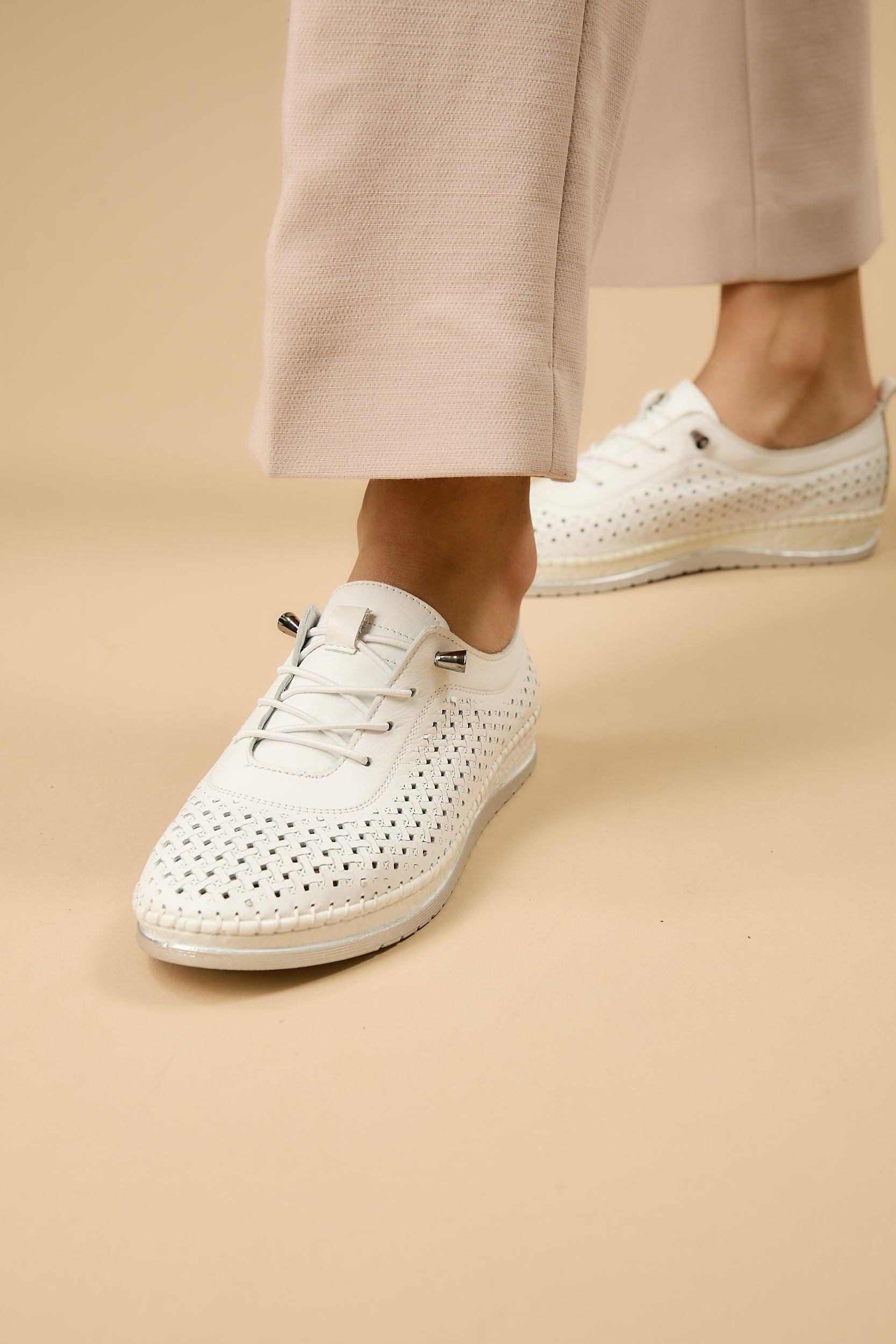 Shoella White - Image 3