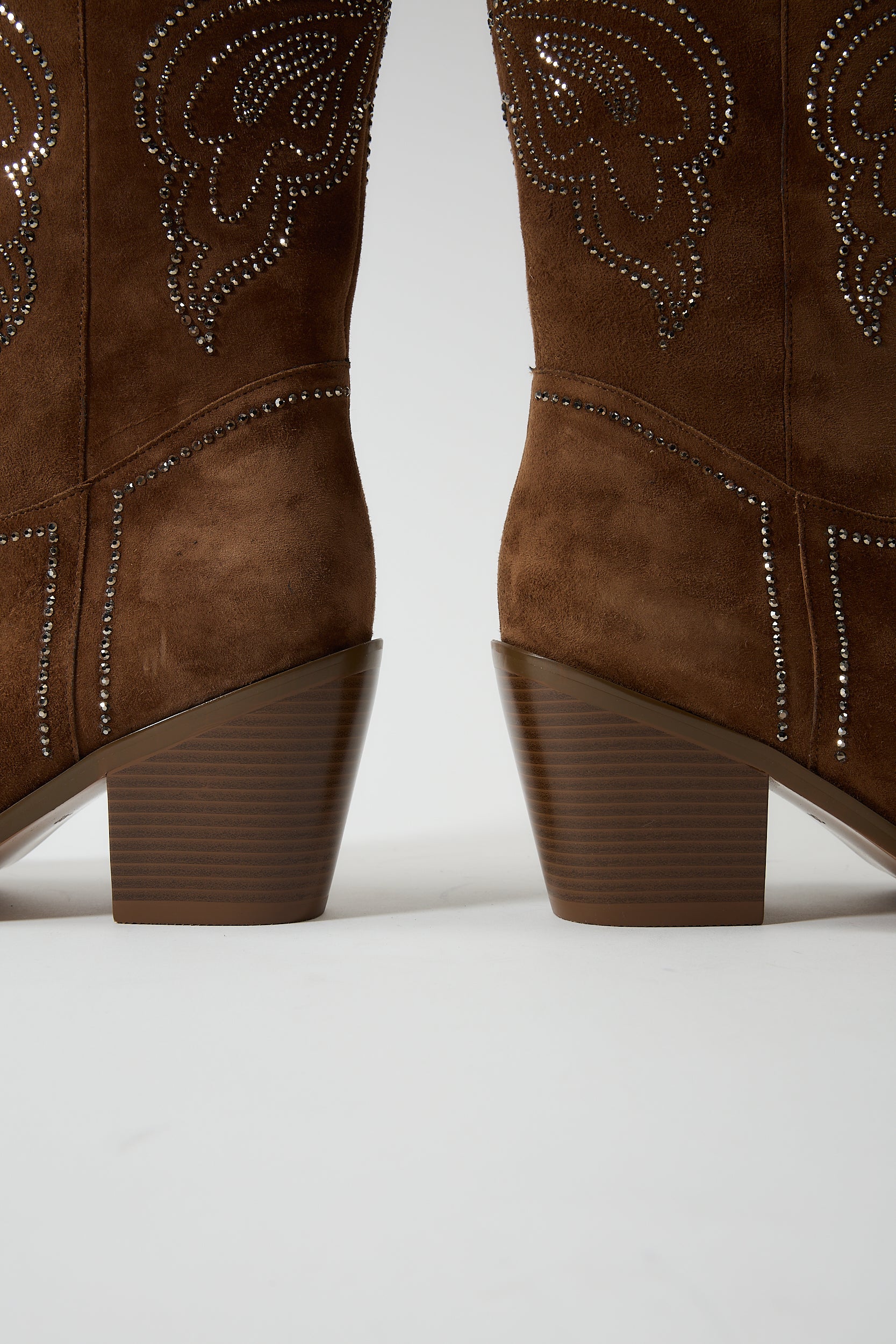 Tana Brown - Image 4