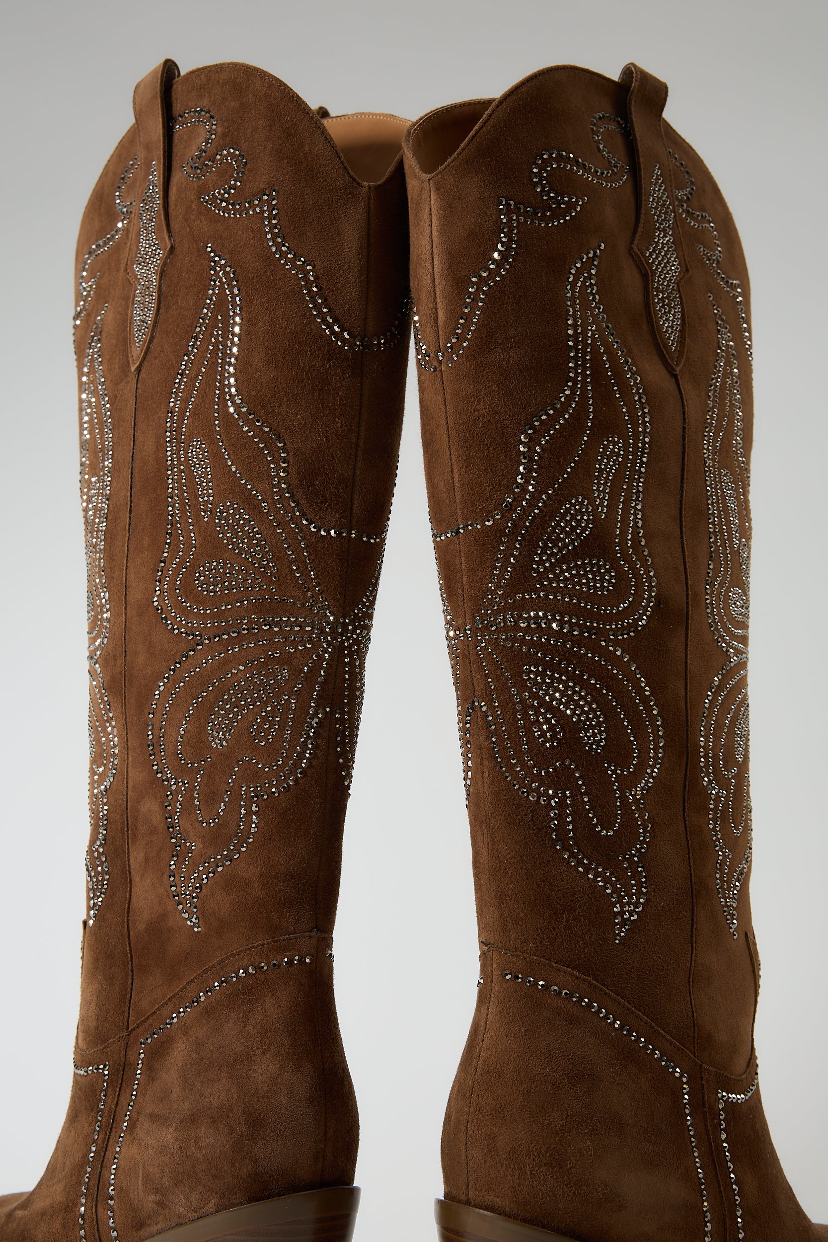 Tana Brown - Image 5