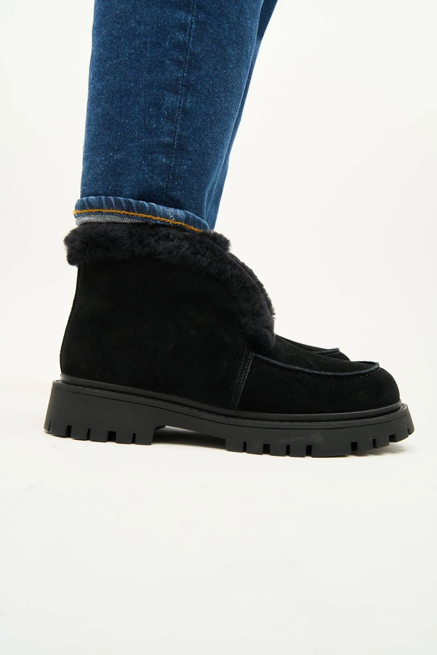 Vail Black - Image 3