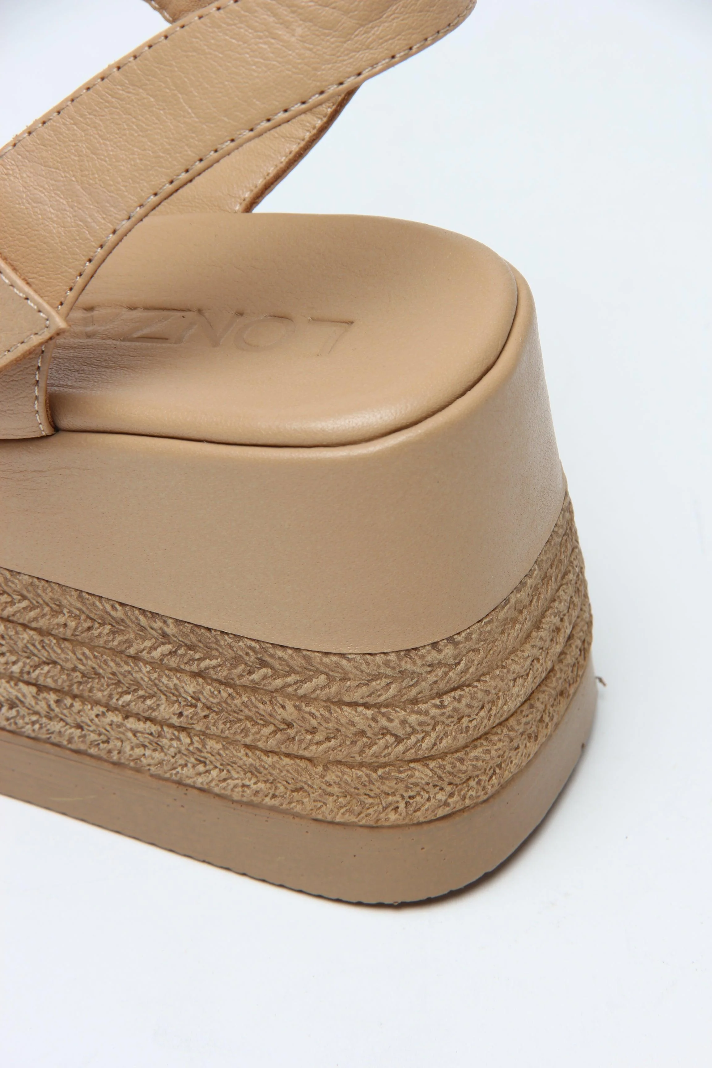 Venetia Beige - Image 11